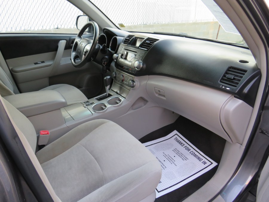 Used Toyota Highlander 4WD 4dr V6 SE (Natl) 2011 | Road Masters II INC. Middle Village, New York Used Toyota Highlander 4WD 4dr V6 SE (Natl) 2011 | Road Masters II INC. Middle Village, New York