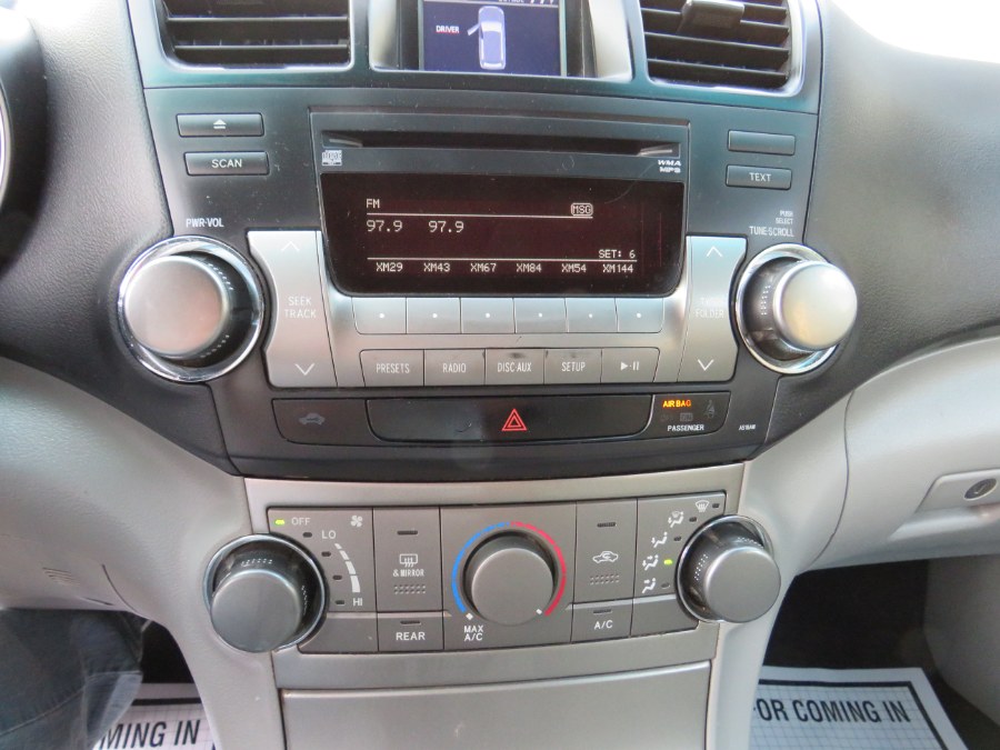 Used Toyota Highlander 4WD 4dr V6 SE (Natl) 2011 | Road Masters II INC. Middle Village, New York Used Toyota Highlander 4WD 4dr V6 SE (Natl) 2011 | Road Masters II INC. Middle Village, New York