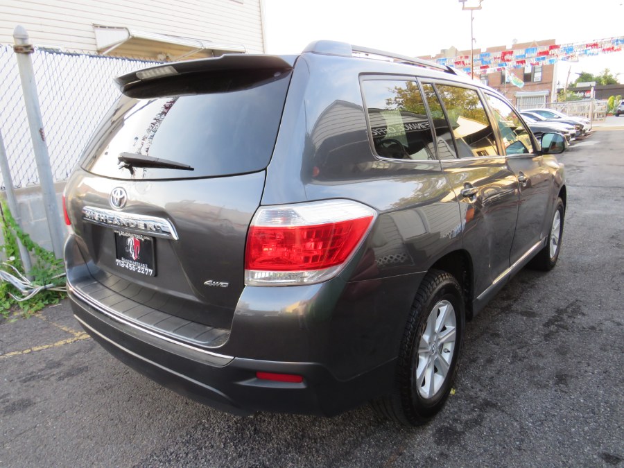Used Toyota Highlander 4WD 4dr V6 SE (Natl) 2011 | Road Masters II INC. Middle Village, New York Used Toyota Highlander 4WD 4dr V6 SE (Natl) 2011 | Road Masters II INC. Middle Village, New York
