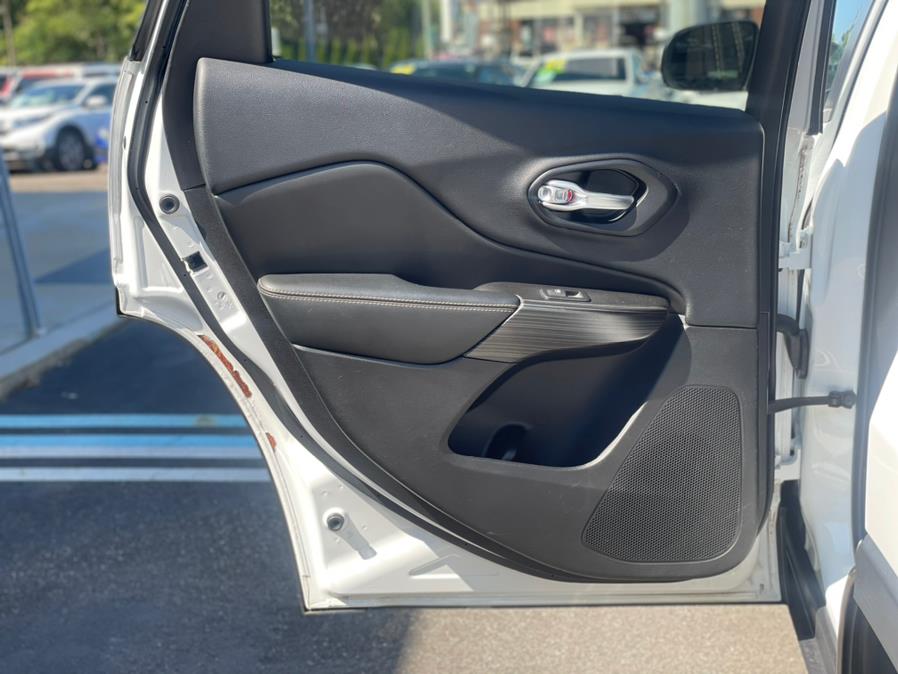 2014 Jeep Cherokee Limited. CLEAN CARFAX!, available for sale in Rosedale, New York | Sunrise Auto Sales. Rosedale, New York 2014 Jeep Cherokee Limited. CLEAN CARFAX!, available for sale in Rosedale, New York | Sunrise Auto Sales. Rosedale, New York