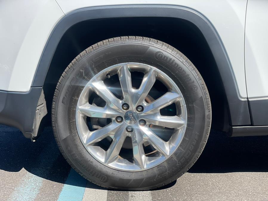 2014 Jeep Cherokee Limited. CLEAN CARFAX!, available for sale in Rosedale, New York | Sunrise Auto Sales. Rosedale, New York 2014 Jeep Cherokee Limited. CLEAN CARFAX!, available for sale in Rosedale, New York | Sunrise Auto Sales. Rosedale, New York