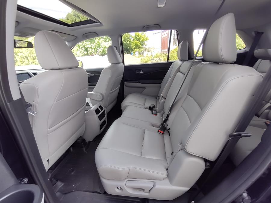 2016 Honda Pilot AWD 4dr EX-L, available for sale in Milford, Connecticut | Dealertown Auto Wholesalers. Milford, Connecticut 2016 Honda Pilot AWD 4dr EX-L, available for sale in Milford, Connecticut | Dealertown Auto Wholesalers. Milford, Connecticut