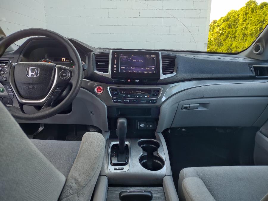 2017 Honda Pilot EX AWD, available for sale in Milford, Connecticut | Dealertown Auto Wholesalers. Milford, Connecticut 2017 Honda Pilot EX AWD, available for sale in Milford, Connecticut | Dealertown Auto Wholesalers. Milford, Connecticut