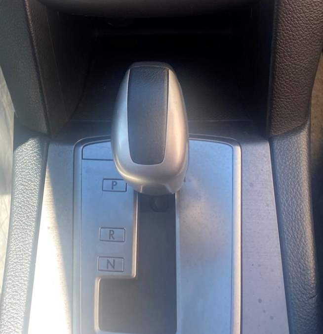 2012 Subaru Outback 4dr Wgn H4 Auto 2.5i Limited, available for sale in Clinton, Connecticut | M&M Motors International. Clinton, Connecticut 2012 Subaru Outback 4dr Wgn H4 Auto 2.5i Limited, available for sale in Clinton, Connecticut | M&M Motors International. Clinton, Connecticut