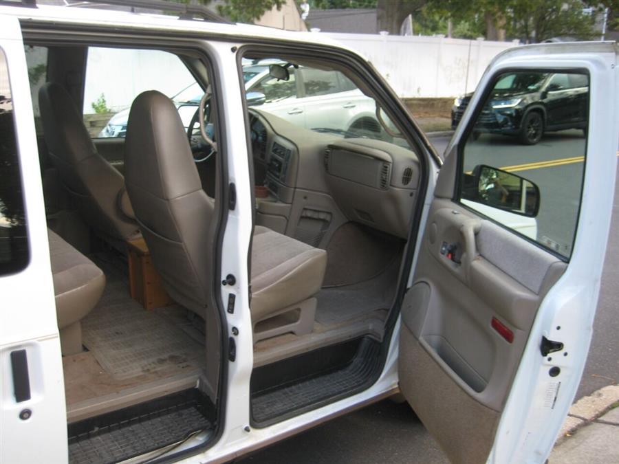 2003 Chevrolet Astro Base AWD 3dr Mini Van, available for sale in Massapequa, New York | Rite Choice Auto Inc.. Massapequa, New York 2003 Chevrolet Astro Base AWD 3dr Mini Van, available for sale in Massapequa, New York | Rite Choice Auto Inc.. Massapequa, New York