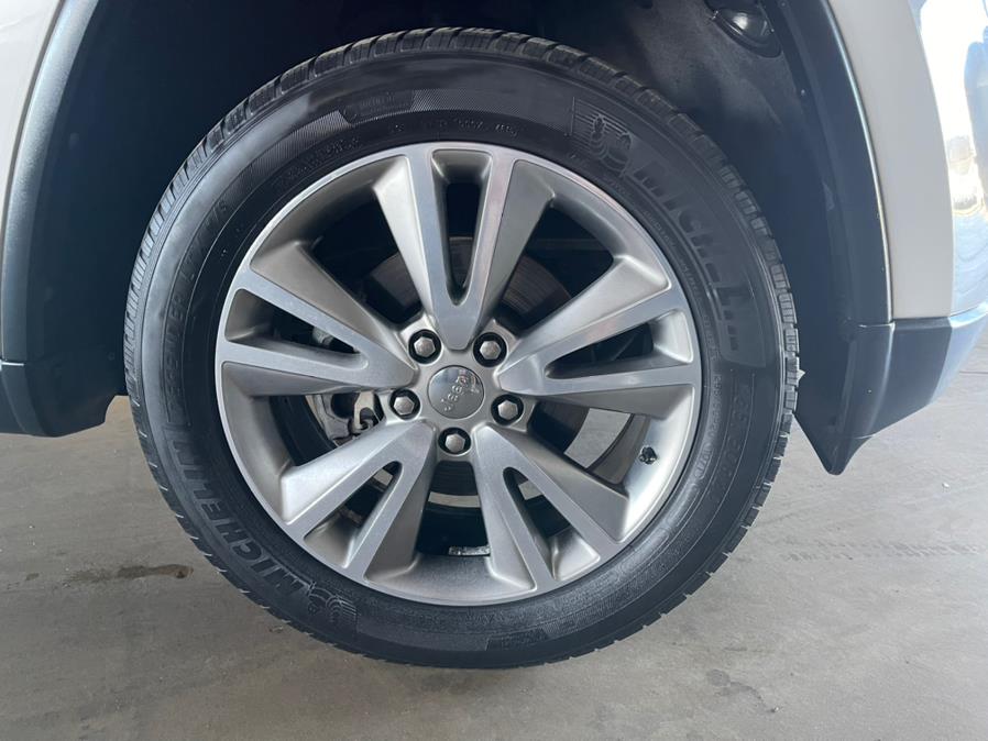 2013 Jeep Grand Cherokee RWD 4dr Laredo, available for sale in Garden Grove, California | U Save Auto Auction. Garden Grove, California 2013 Jeep Grand Cherokee RWD 4dr Laredo, available for sale in Garden Grove, California | U Save Auto Auction. Garden Grove, California