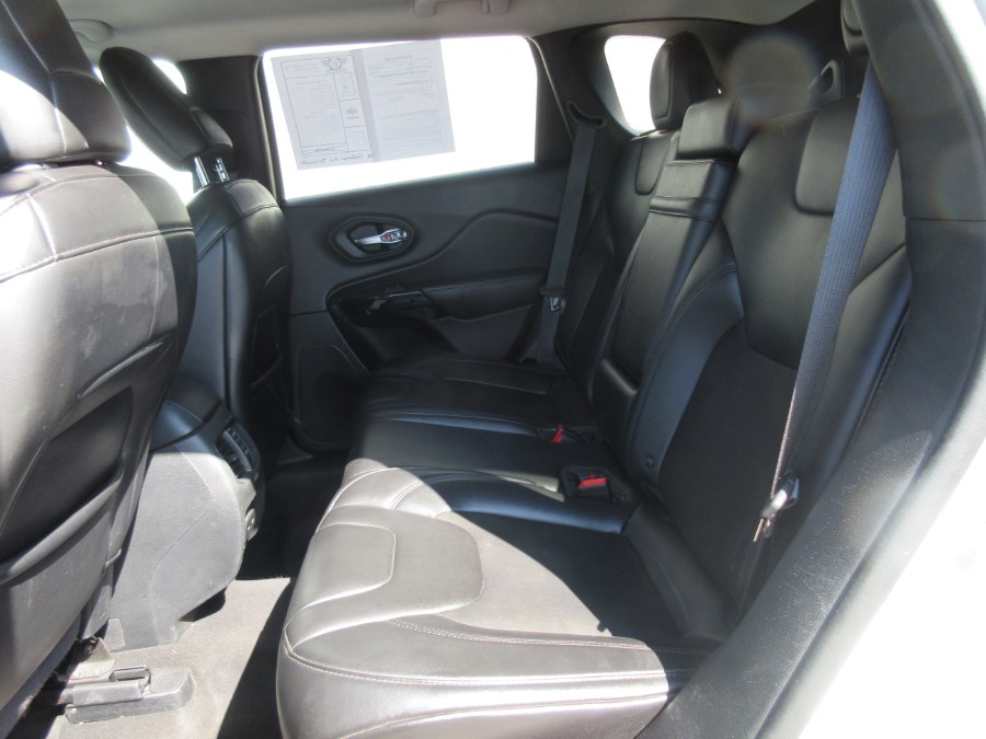 2019 Jeep Cherokee Latitude Plus 4x4, available for sale in Linden, New Jersey | Route 27 Auto Mall. Linden, New Jersey 2019 Jeep Cherokee Latitude Plus 4x4, available for sale in Linden, New Jersey | Route 27 Auto Mall. Linden, New Jersey