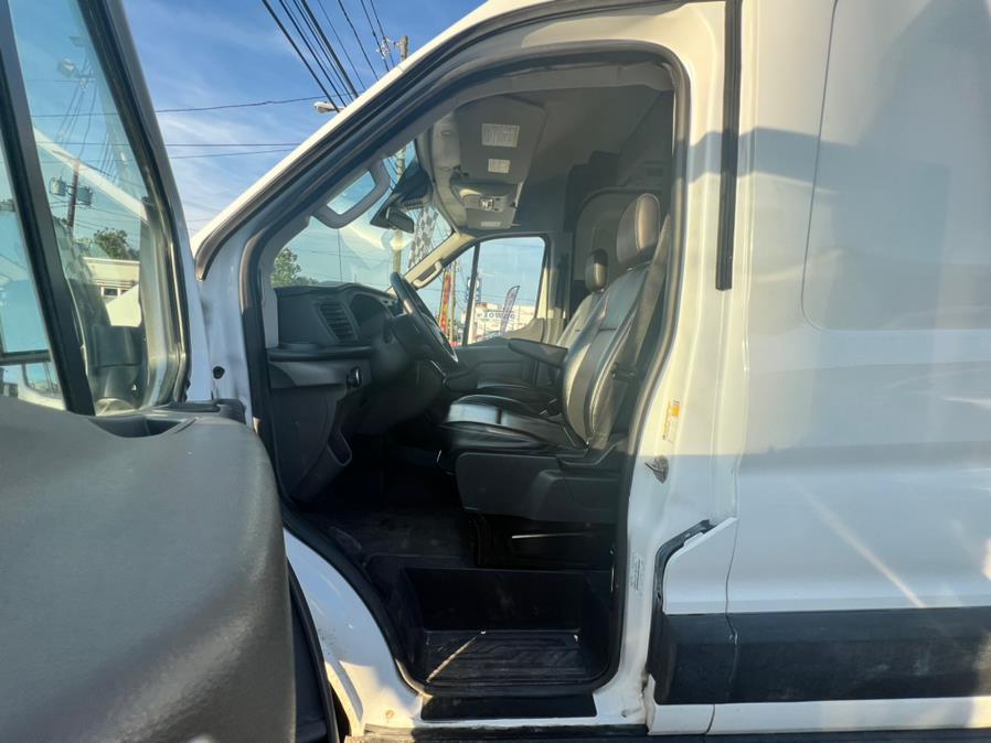 Used Ford Transit Cargo Van T-250 130" Med Rf 9070 GVWR RWD 2020 | Champion Auto Sales. Linden, New Jersey