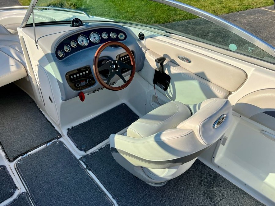 2005 Chaparral 220 SSI, available for sale in Darien, Wisconsin | Geneva Motor Cars. Darien, Wisconsin 2005 Chaparral 220 SSI, available for sale in Darien, Wisconsin | Geneva Motor Cars. Darien, Wisconsin