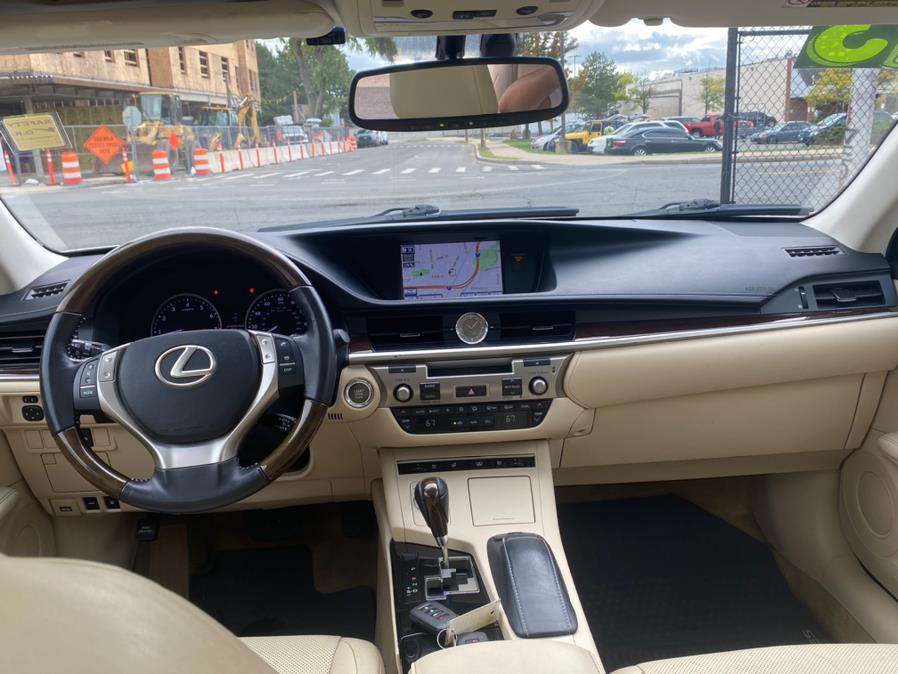 Used Lexus ES 350 4dr Sdn 2013 | VEB Auto Sales. Hartford, Connecticut Used Lexus ES 350 4dr Sdn 2013 | VEB Auto Sales. Hartford, Connecticut