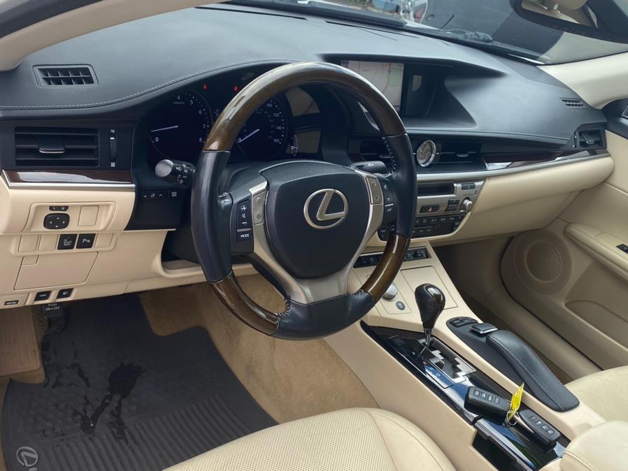Used Lexus ES 350 4dr Sdn 2013 | VEB Auto Sales. Hartford, Connecticut Used Lexus ES 350 4dr Sdn 2013 | VEB Auto Sales. Hartford, Connecticut