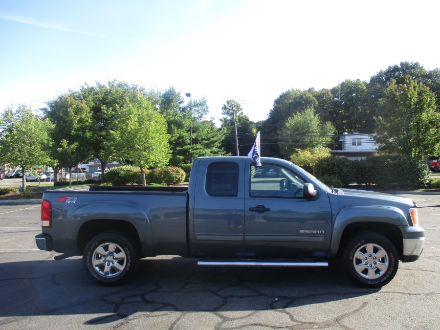 2011 GMC Sierra 1500 4WD Ext Cab 143.5" SLE, available for sale in New Britain, Connecticut | Universal Motors LLC. New Britain, Connecticut 2011 GMC Sierra 1500 4WD Ext Cab 143.5" SLE, available for sale in New Britain, Connecticut | Universal Motors LLC. New Britain, Connecticut