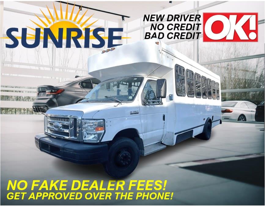 2010 Ford 20 Passenger Bus E-450 Super Duty 158" DRW, available for sale in Rosedale, New York | Sunrise Auto Sales. Rosedale, New York