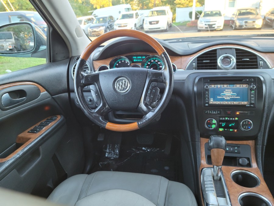 2009 Buick Enclave AWD 4dr CX 3rd Raw Leather & Sunroof & DVD, available for sale in East Windsor, Connecticut | Toro Auto. East Windsor, Connecticut 2009 Buick Enclave AWD 4dr CX 3rd Raw Leather & Sunroof & DVD, available for sale in East Windsor, Connecticut | Toro Auto. East Windsor, Connecticut