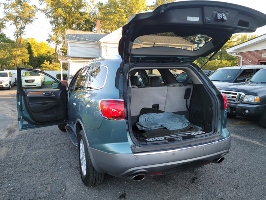 2009 Buick Enclave AWD 4dr CX 3rd Raw Leather & Sunroof & DVD, available for sale in East Windsor, Connecticut | Toro Auto. East Windsor, Connecticut 2009 Buick Enclave AWD 4dr CX 3rd Raw Leather & Sunroof & DVD, available for sale in East Windsor, Connecticut | Toro Auto. East Windsor, Connecticut