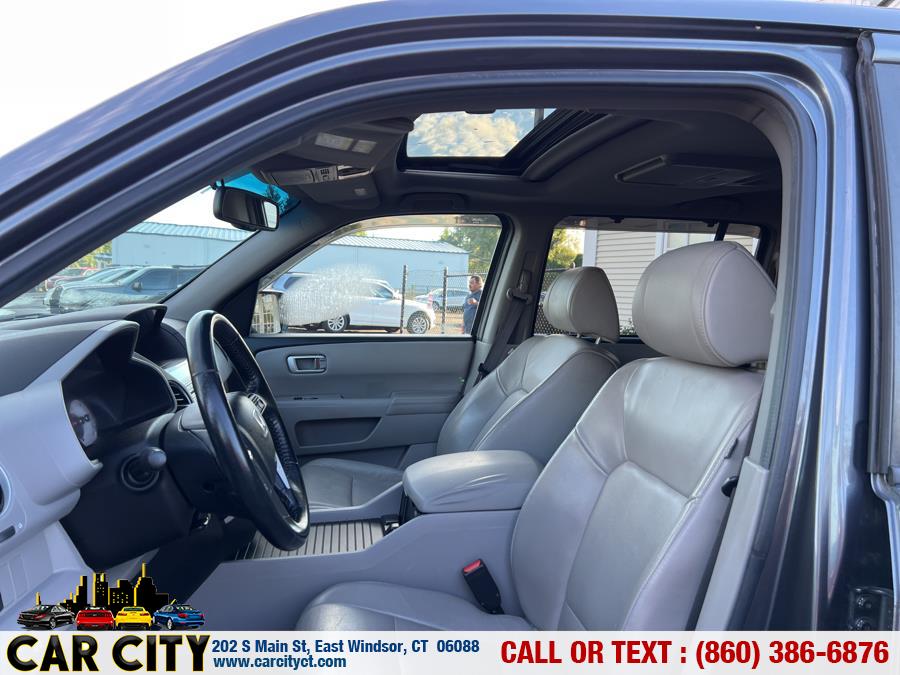 2011 Honda Pilot 4WD 4dr Touring w/RES & Navi, available for sale in East Windsor, Connecticut | Car City LLC. East Windsor, Connecticut 2011 Honda Pilot 4WD 4dr Touring w/RES & Navi, available for sale in East Windsor, Connecticut | Car City LLC. East Windsor, Connecticut