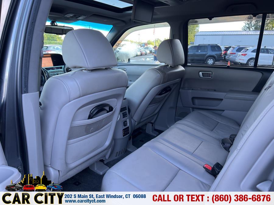 2011 Honda Pilot 4WD 4dr Touring w/RES & Navi, available for sale in East Windsor, Connecticut | Car City LLC. East Windsor, Connecticut 2011 Honda Pilot 4WD 4dr Touring w/RES & Navi, available for sale in East Windsor, Connecticut | Car City LLC. East Windsor, Connecticut