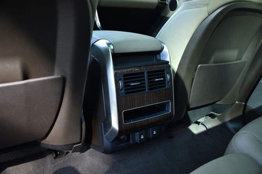 2018 Land Rover Range Rover Sport SE AWD 4dr SUV, available for sale in Great Neck, New York | Camy Cars. Great Neck, New York 2018 Land Rover Range Rover Sport SE AWD 4dr SUV, available for sale in Great Neck, New York | Camy Cars. Great Neck, New York