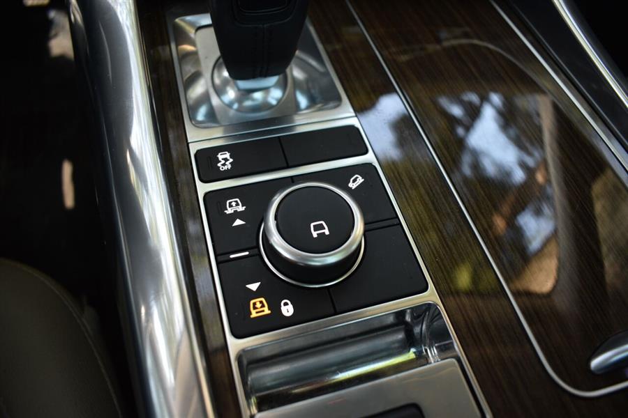 2018 Land Rover Range Rover Sport SE AWD 4dr SUV, available for sale in Great Neck, New York | Camy Cars. Great Neck, New York 2018 Land Rover Range Rover Sport SE AWD 4dr SUV, available for sale in Great Neck, New York | Camy Cars. Great Neck, New York