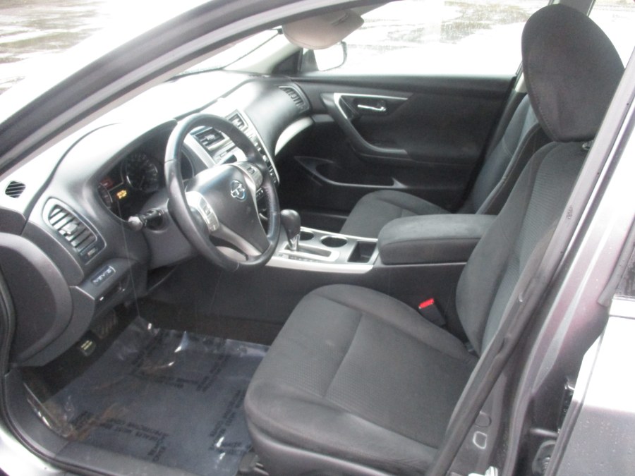 Used Nissan Altima 4dr Sdn I4 2.5 SV 2014 | Universal Motors LLC. New Britain, Connecticut Used Nissan Altima 4dr Sdn I4 2.5 SV 2014 | Universal Motors LLC. New Britain, Connecticut