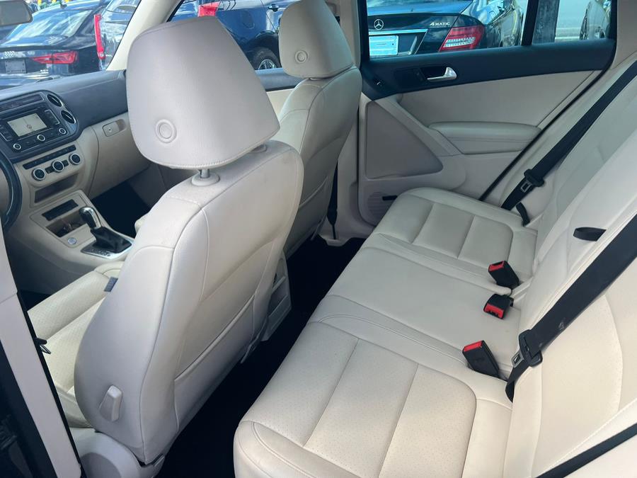 Used Volkswagen Tiguan 4MOTION 4dr Auto SEL 2014 | J & A Auto Center. Raynham, Massachusetts Used Volkswagen Tiguan 4MOTION 4dr Auto SEL 2014 | J & A Auto Center. Raynham, Massachusetts