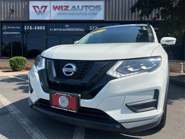 Used Nissan Rogue SV 2017 | Wiz Leasing Inc. Stratford, Connecticut