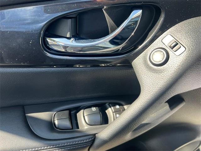 2017 Nissan Rogue SV, available for sale in Stratford, Connecticut | Wiz Leasing Inc. Stratford, Connecticut 2017 Nissan Rogue SV, available for sale in Stratford, Connecticut | Wiz Leasing Inc. Stratford, Connecticut