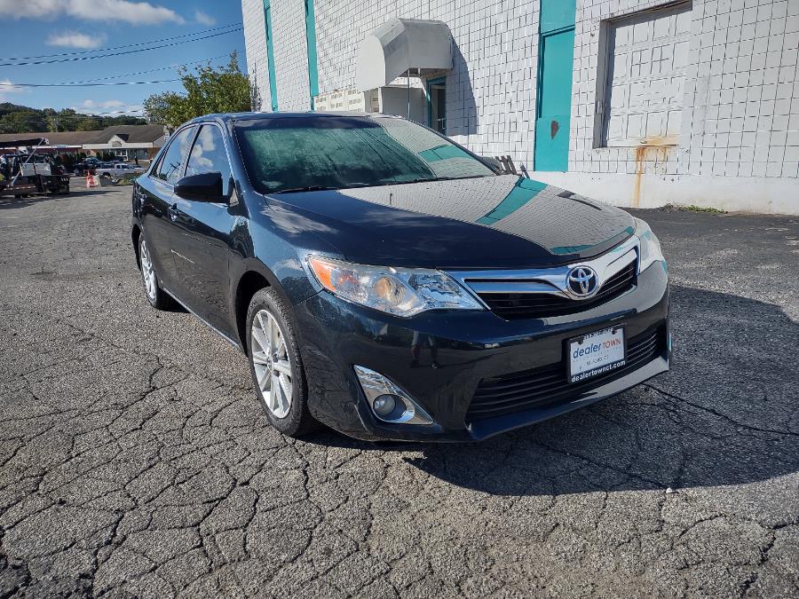 Used Toyota Camry 4dr Sdn I4 Auto XLE (Natl) *Ltd Avail* 2014 | Dealertown Auto Wholesalers. Milford, Connecticut