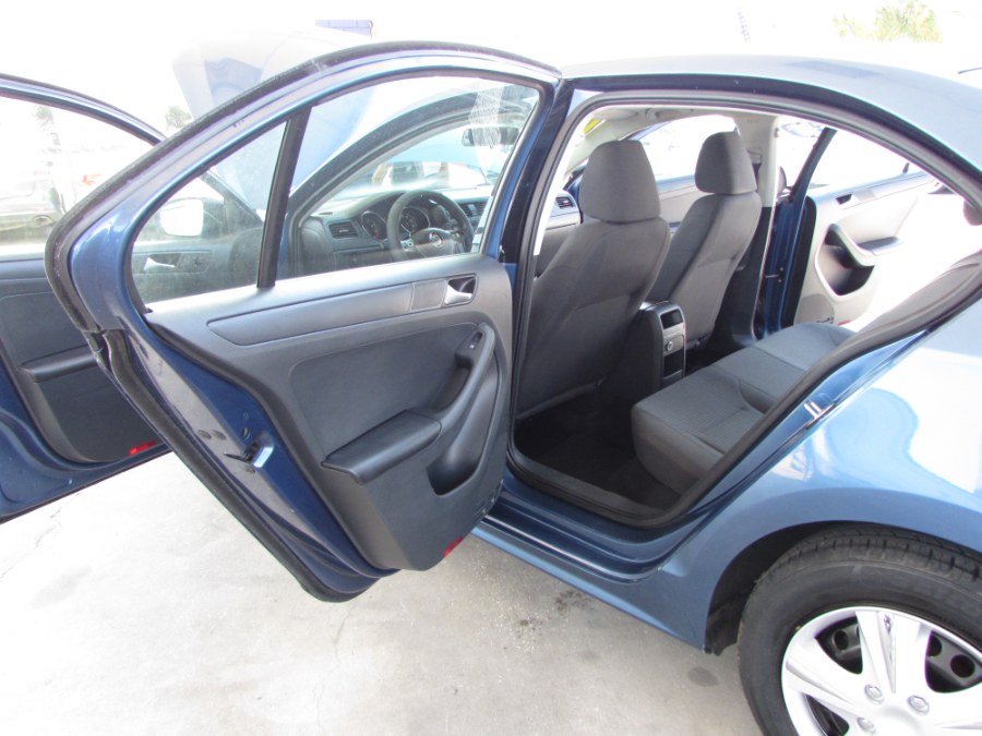 Used Volkswagen Jetta Sedan 4dr Auto 2.0L S 2015 | VIP Auto Enterprise, Inc. Orlando, Florida Used Volkswagen Jetta Sedan 4dr Auto 2.0L S 2015 | VIP Auto Enterprise, Inc. Orlando, Florida
