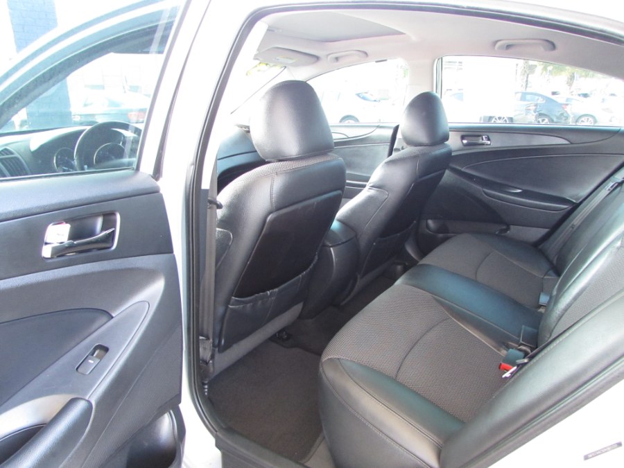 Used Hyundai Sonata 4dr Sdn 2.4L Auto SE 2013 | VIP Auto Enterprise, Inc. Orlando, Florida Used Hyundai Sonata 4dr Sdn 2.4L Auto SE 2013 | VIP Auto Enterprise, Inc. Orlando, Florida