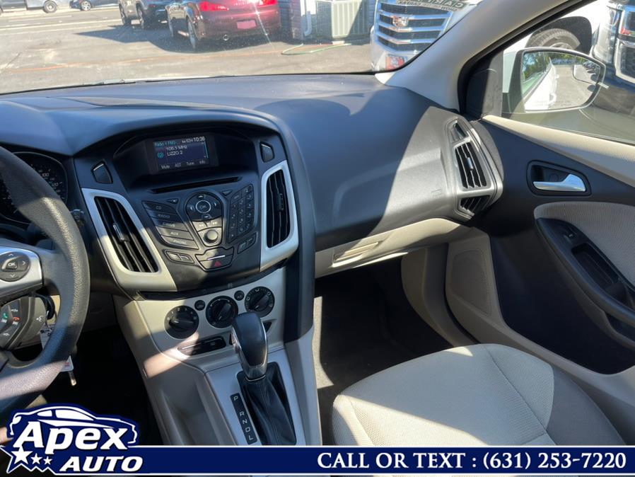 2012 Ford Focus 5dr HB SE, available for sale in Selden, New York | Apex Auto. Selden, New York 2012 Ford Focus 5dr HB SE, available for sale in Selden, New York | Apex Auto. Selden, New York