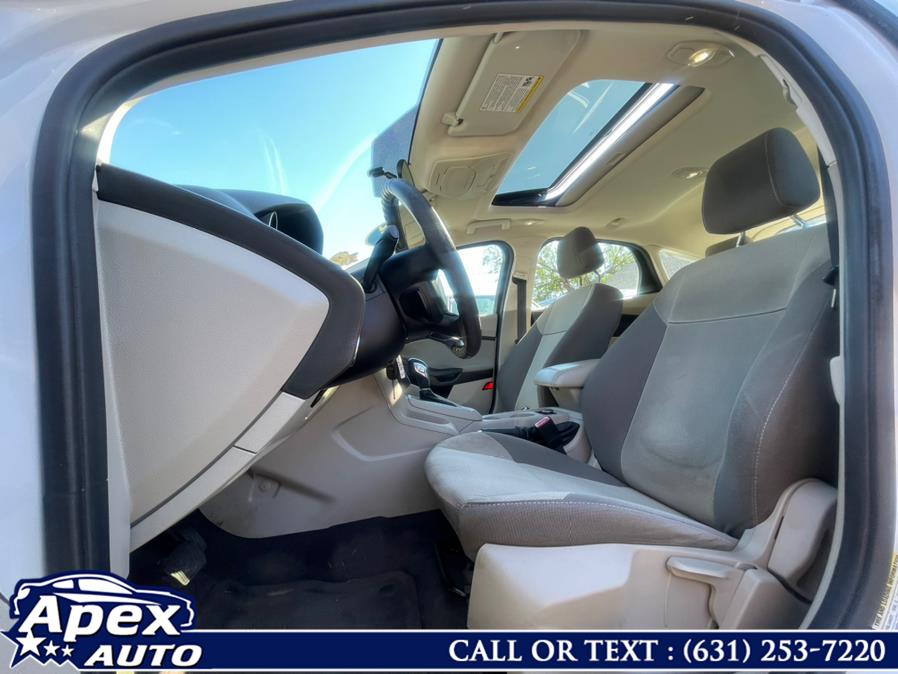 2012 Ford Focus 5dr HB SE, available for sale in Selden, New York | Apex Auto. Selden, New York 2012 Ford Focus 5dr HB SE, available for sale in Selden, New York | Apex Auto. Selden, New York
