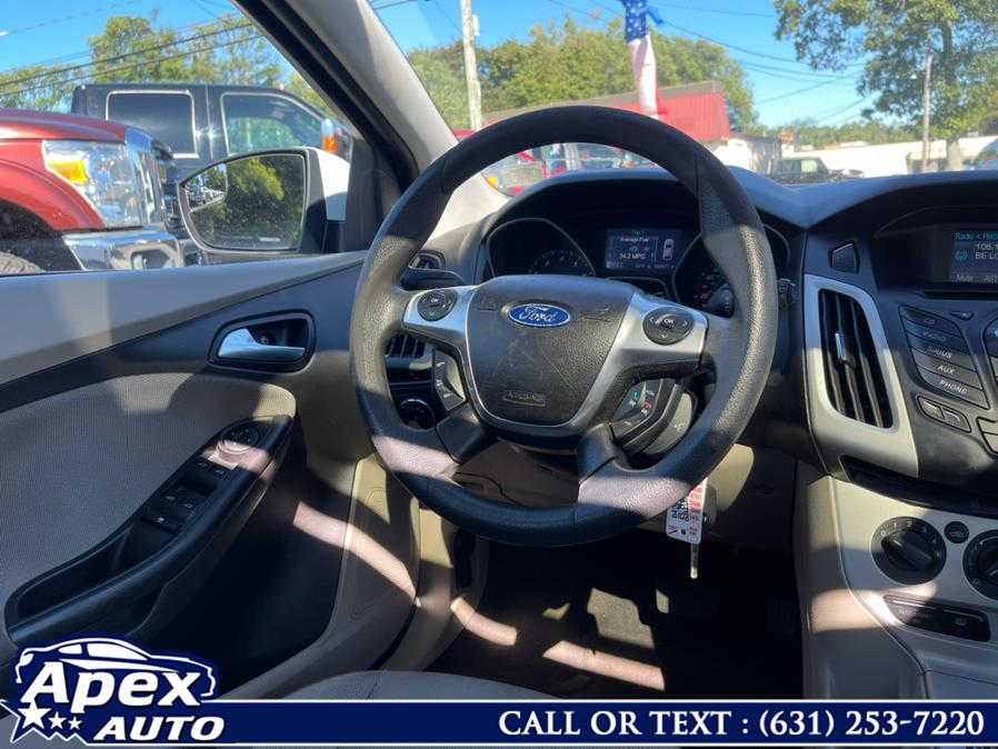2012 Ford Focus 5dr HB SE, available for sale in Selden, New York | Apex Auto. Selden, New York 2012 Ford Focus 5dr HB SE, available for sale in Selden, New York | Apex Auto. Selden, New York