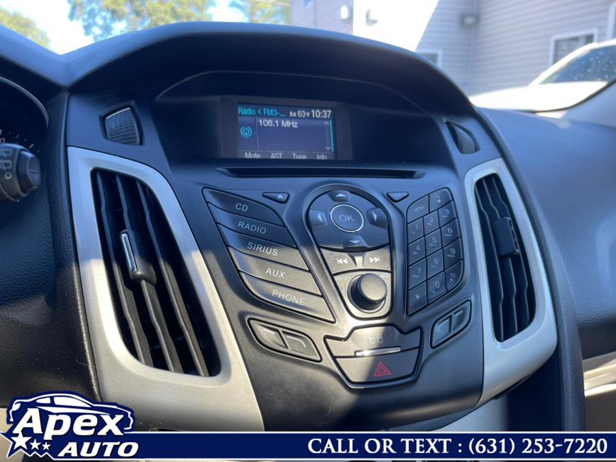 2012 Ford Focus 5dr HB SE, available for sale in Selden, New York | Apex Auto. Selden, New York 2012 Ford Focus 5dr HB SE, available for sale in Selden, New York | Apex Auto. Selden, New York