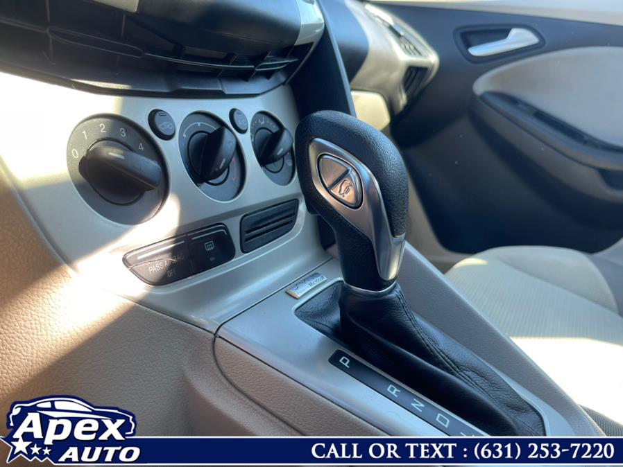 2012 Ford Focus 5dr HB SE, available for sale in Selden, New York | Apex Auto. Selden, New York 2012 Ford Focus 5dr HB SE, available for sale in Selden, New York | Apex Auto. Selden, New York