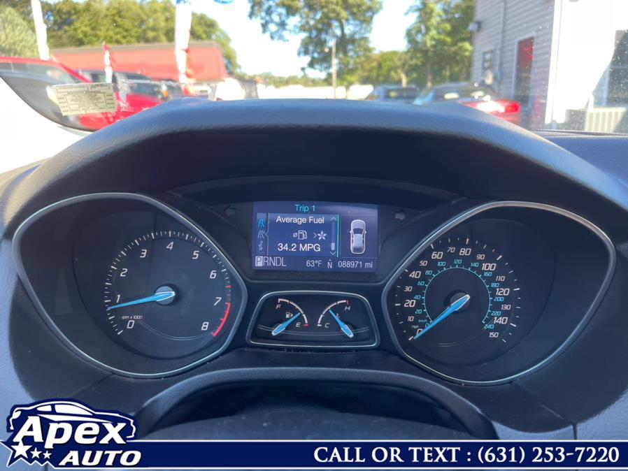 2012 Ford Focus 5dr HB SE, available for sale in Selden, New York | Apex Auto. Selden, New York 2012 Ford Focus 5dr HB SE, available for sale in Selden, New York | Apex Auto. Selden, New York