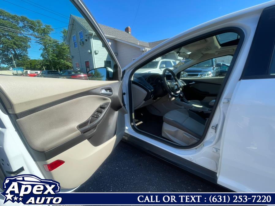 2012 Ford Focus 5dr HB SE, available for sale in Selden, New York | Apex Auto. Selden, New York 2012 Ford Focus 5dr HB SE, available for sale in Selden, New York | Apex Auto. Selden, New York