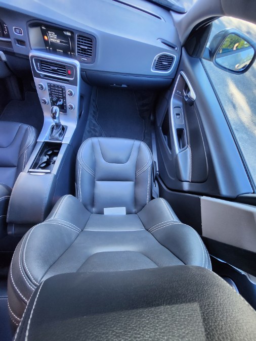 Used Volvo S60 T5 AWD Dynamic 2017 | Dealmax Motors LLC. Bristol, Connecticut Used Volvo S60 T5 AWD Dynamic 2017 | Dealmax Motors LLC. Bristol, Connecticut