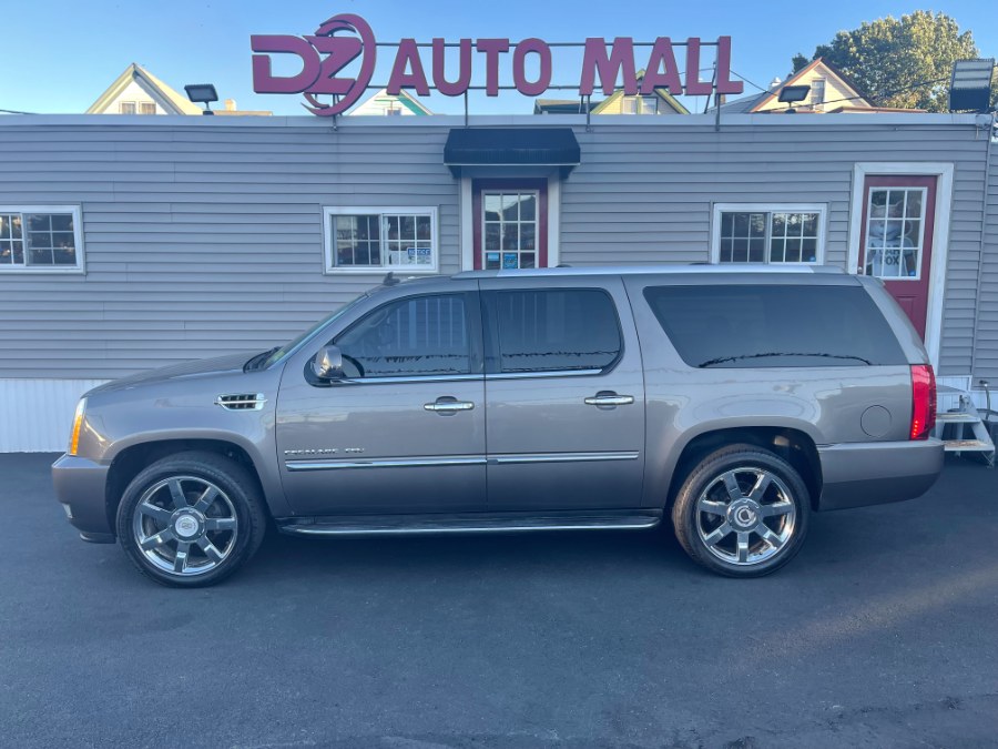 2012 Cadillac Escalade ESV AWD 4dr Luxury, available for sale in Paterson, New Jersey | DZ Automall. Paterson, New Jersey