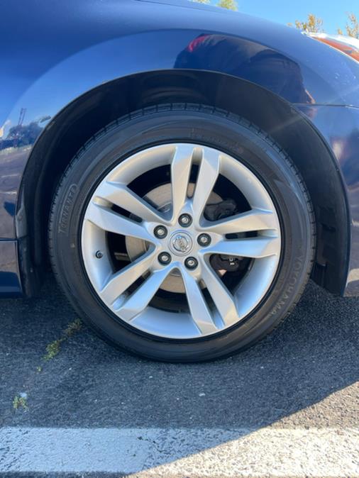 2010 Nissan Altima 4dr Sdn V6 CVT 3.5 SR, available for sale in New Britain, Connecticut | Supreme Automotive. New Britain, Connecticut 2010 Nissan Altima 4dr Sdn V6 CVT 3.5 SR, available for sale in New Britain, Connecticut | Supreme Automotive. New Britain, Connecticut