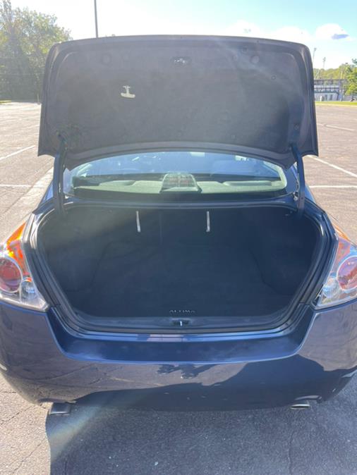 2010 Nissan Altima 4dr Sdn V6 CVT 3.5 SR, available for sale in New Britain, Connecticut | Supreme Automotive. New Britain, Connecticut 2010 Nissan Altima 4dr Sdn V6 CVT 3.5 SR, available for sale in New Britain, Connecticut | Supreme Automotive. New Britain, Connecticut