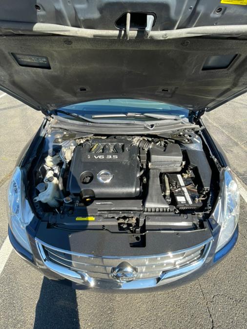 2010 Nissan Altima 4dr Sdn V6 CVT 3.5 SR, available for sale in New Britain, Connecticut | Supreme Automotive. New Britain, Connecticut 2010 Nissan Altima 4dr Sdn V6 CVT 3.5 SR, available for sale in New Britain, Connecticut | Supreme Automotive. New Britain, Connecticut