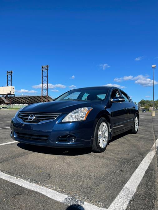 2010 Nissan Altima 4dr Sdn V6 CVT 3.5 SR, available for sale in New Britain, Connecticut | Supreme Automotive. New Britain, Connecticut 2010 Nissan Altima 4dr Sdn V6 CVT 3.5 SR, available for sale in New Britain, Connecticut | Supreme Automotive. New Britain, Connecticut