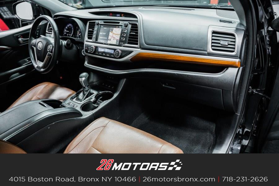 Used Toyota Highlander Limited V6 AWD (Natl) 2017 | 26 Motors Bronx. Bronx, New York Used Toyota Highlander Limited V6 AWD (Natl) 2017 | 26 Motors Bronx. Bronx, New York