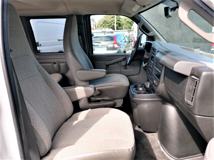 Used Chevrolet EXPRESS 3500 12-Passenger REG LENGTH LT 2016 | Warwick Auto Sales Inc. COPIAGUE, New York Used Chevrolet EXPRESS 3500 12-Passenger REG LENGTH LT 2016 | Warwick Auto Sales Inc. COPIAGUE, New York