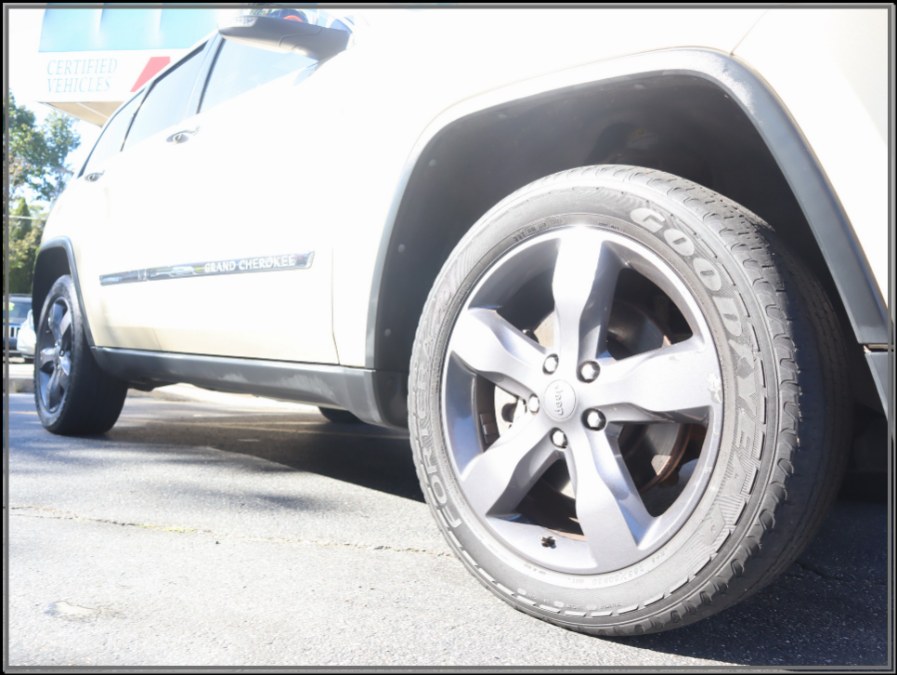 2011 Jeep Grand Cherokee 4WD 4dr Overland Summit, available for sale in Huntington Station, New York | My Auto Inc.. Huntington Station, New York 2011 Jeep Grand Cherokee 4WD 4dr Overland Summit, available for sale in Huntington Station, New York | My Auto Inc.. Huntington Station, New York