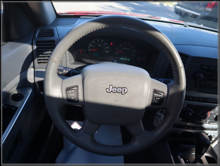 2005 Jeep Grand Cherokee 4dr Laredo 4WD, available for sale in Huntington Station, New York | My Auto Inc.. Huntington Station, New York 2005 Jeep Grand Cherokee 4dr Laredo 4WD, available for sale in Huntington Station, New York | My Auto Inc.. Huntington Station, New York