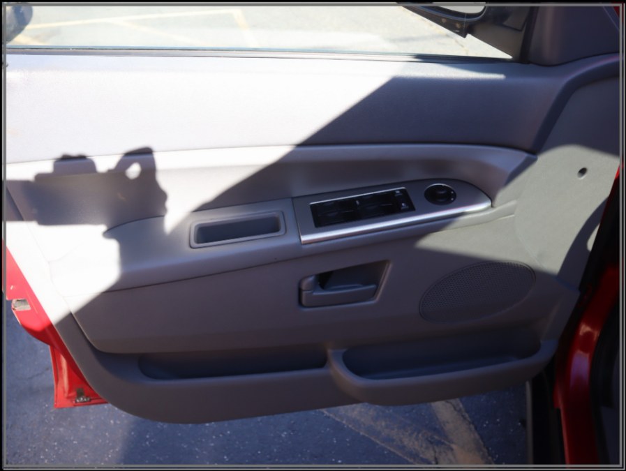 2005 Jeep Grand Cherokee 4dr Laredo 4WD, available for sale in Huntington Station, New York | My Auto Inc.. Huntington Station, New York 2005 Jeep Grand Cherokee 4dr Laredo 4WD, available for sale in Huntington Station, New York | My Auto Inc.. Huntington Station, New York