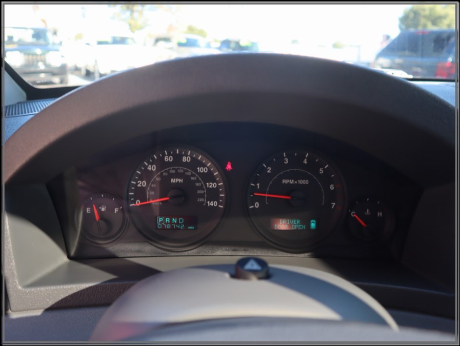 2005 Jeep Grand Cherokee 4dr Laredo 4WD, available for sale in Huntington Station, New York | My Auto Inc.. Huntington Station, New York 2005 Jeep Grand Cherokee 4dr Laredo 4WD, available for sale in Huntington Station, New York | My Auto Inc.. Huntington Station, New York