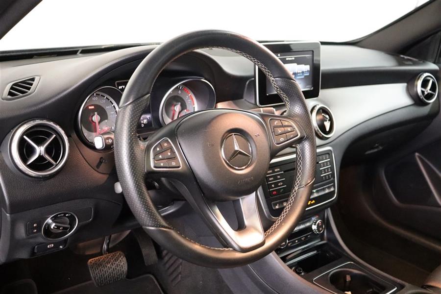 Used Mercedes-benz Gla 250 4MATIC 2017 | Fast Track Motors. Paterson, New Jersey Used Mercedes-benz Gla 250 4MATIC 2017 | Fast Track Motors. Paterson, New Jersey